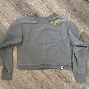 Unwind by League Gray Iowa Hawkeyes Crewneck Crop Sweatshirt Yellow Embroidery